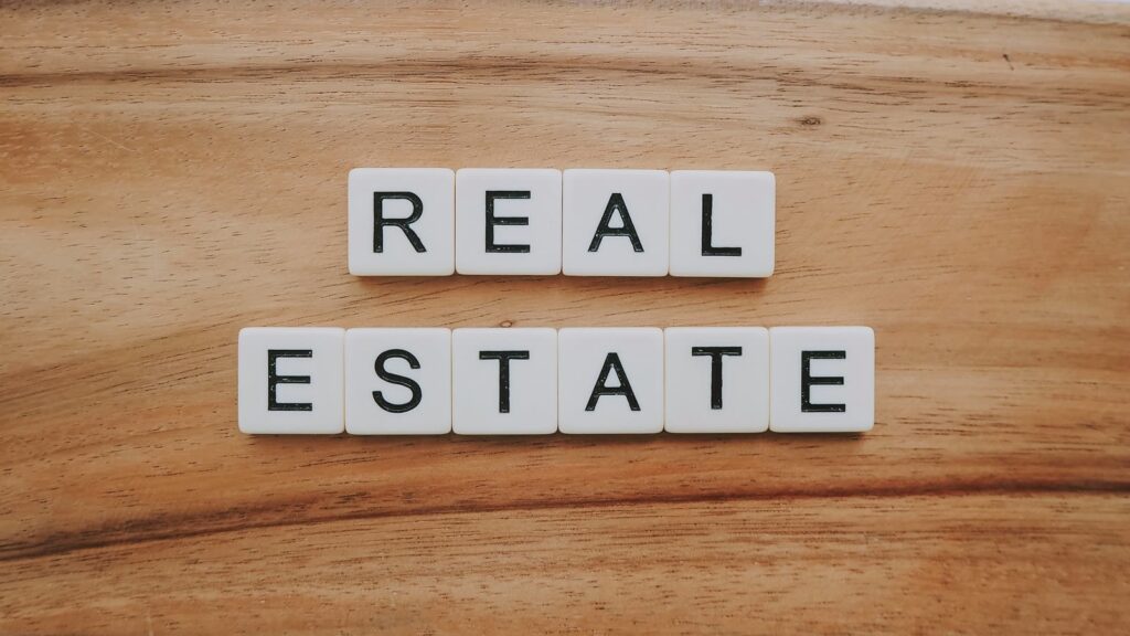 AI receptionist for real estate answering an inquiry on a WordPress site